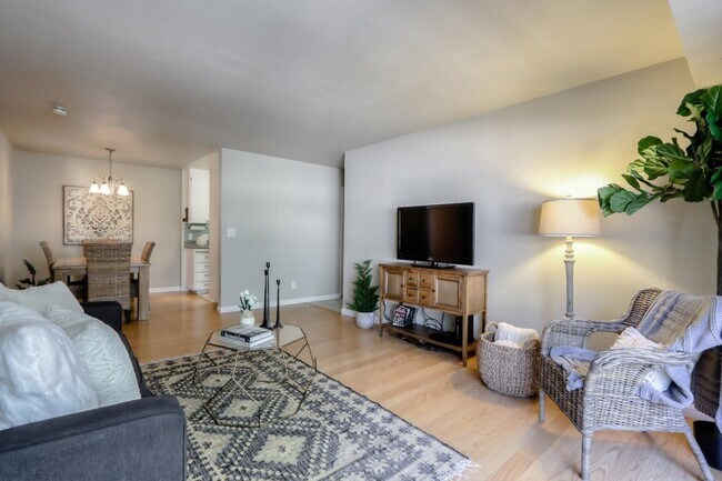 Building Photo - 309 Tradewinds Dr