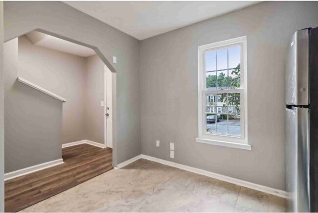 Building Photo - 3439 Bayshore Dr
