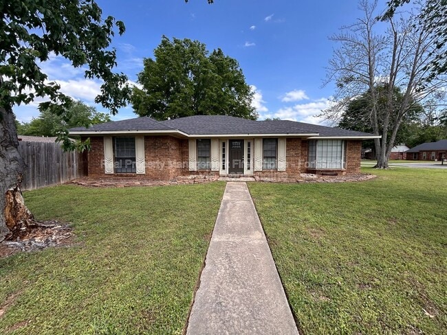 Building Photo - 8801 Meandering Way