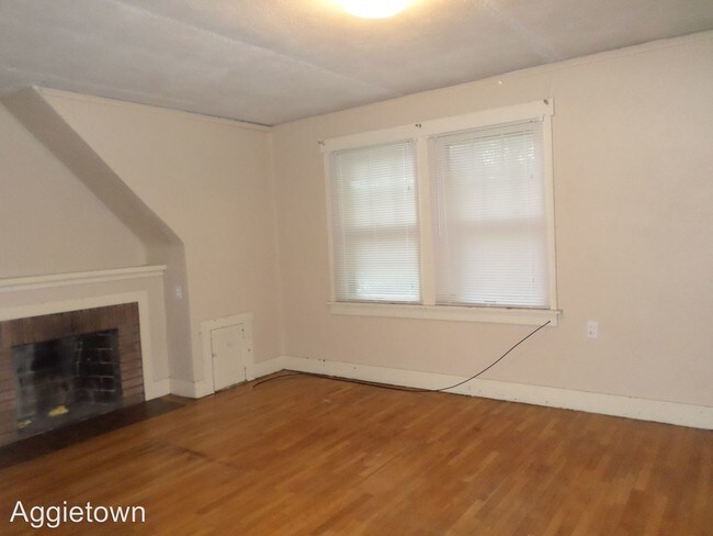 Building Photo - 1616 Osage St