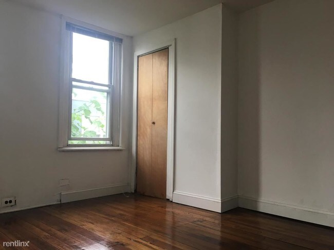 Building Photo - 2127 Morris St