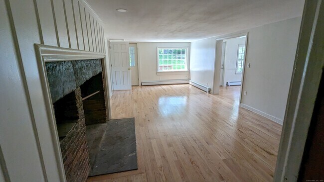 Foto del edificio - 666 Boston Turnpike