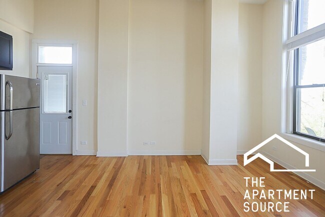 Photo - 2956 N Racine Ave Apartment