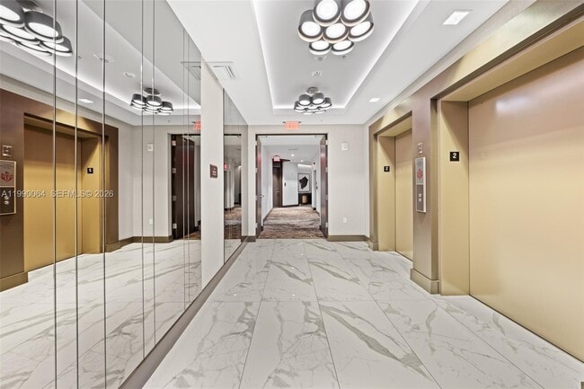 Foto del edificio - 301 Altara Ave