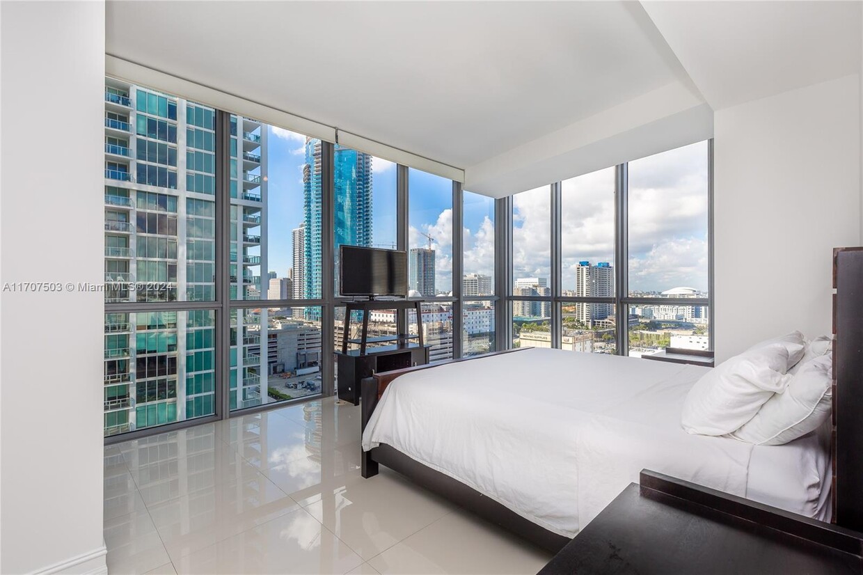 Foto principal - 1100 Biscayne Blvd