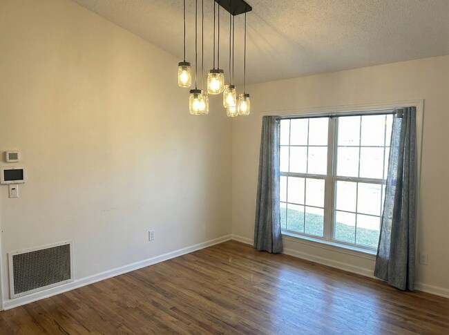 Comedor - 10821 Paso Fino Dr