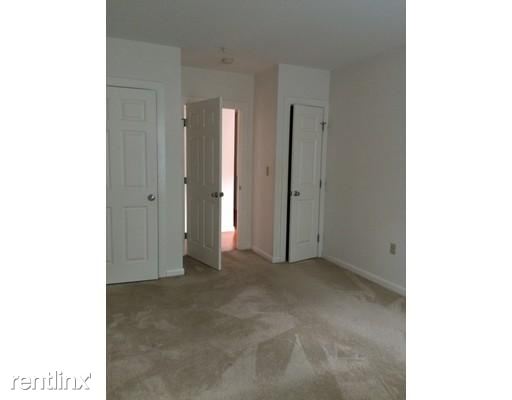 Building Photo - 120 Mountfort St