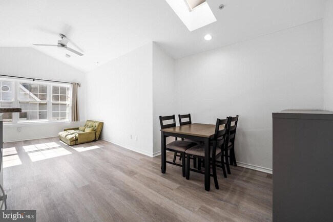 Foto del edificio - 18533 Boysenberry Dr