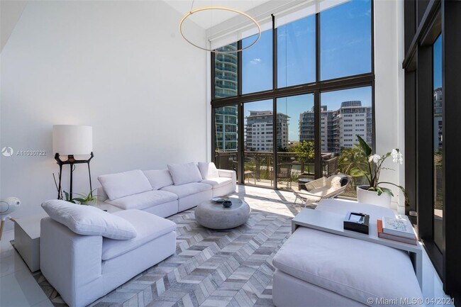 Foto del edificio - 6000 Collins Ave