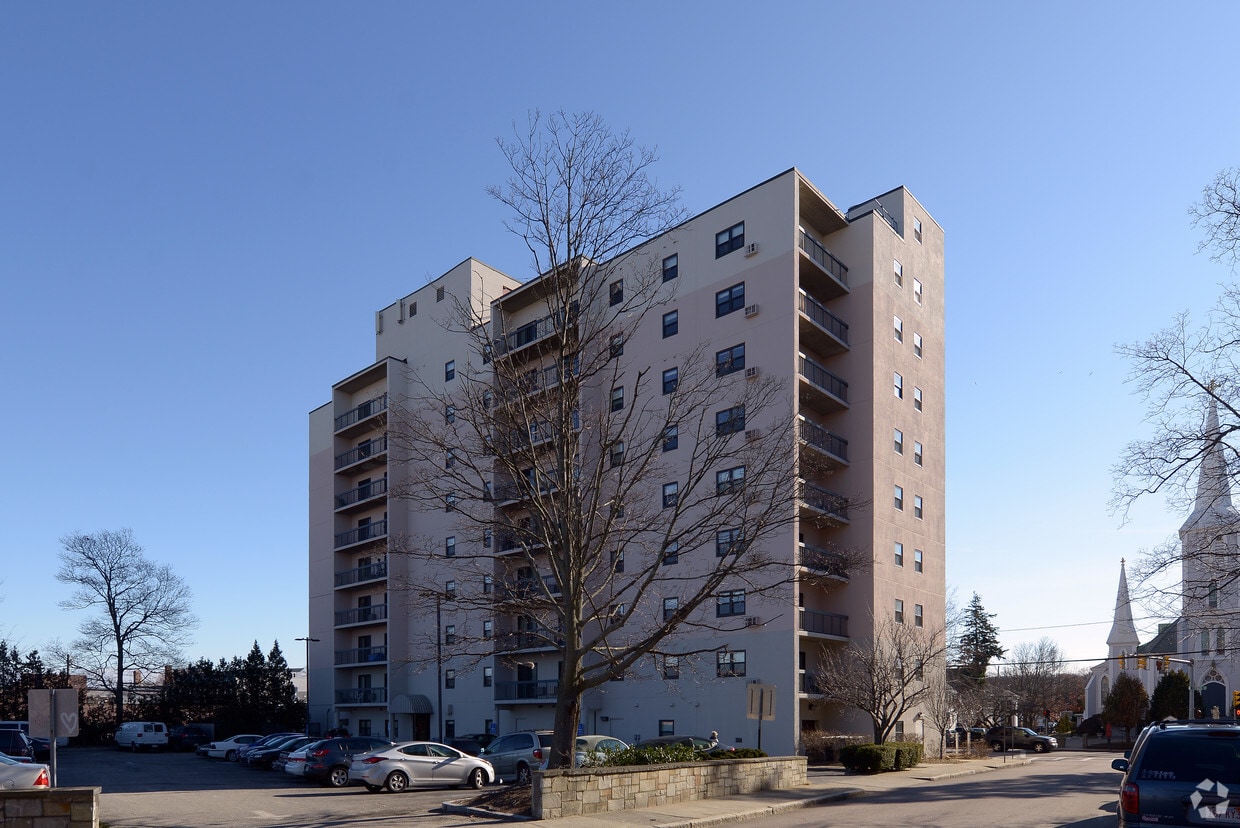 Building Photo - Hancock Court Apartments (Subsidized Elderly)