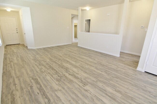 Building Photo - 24023 Treviso Gardens Dr