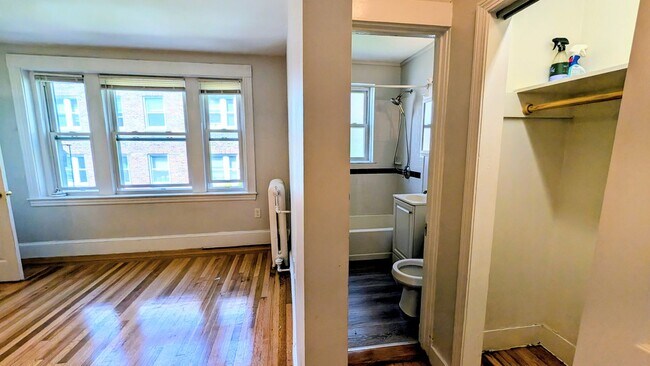 Foto del edificio - Great Deal Avail Now - 2-bed, 1-Bath