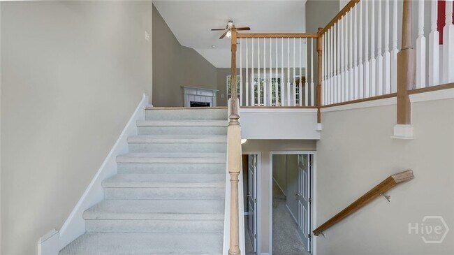 Foto del edificio - 422 Copper Creek Cir