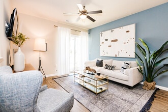 Building Photo - Settler's Landing