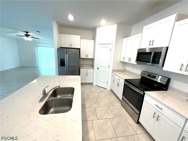 Building Photo - 12245 Savanna Lks Blvd