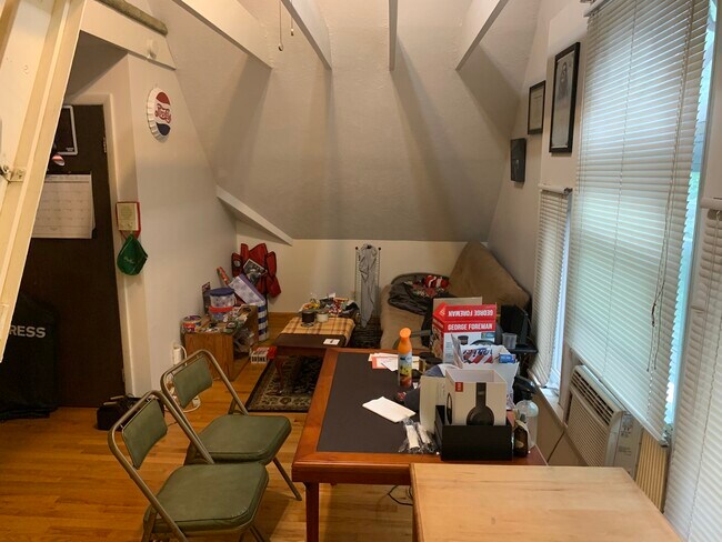 Building Photo - 49 Meigs St