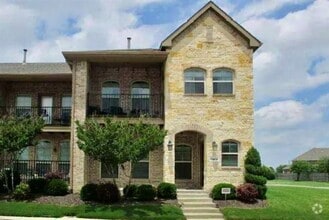 Building Photo - 1404 Arapaho Dr