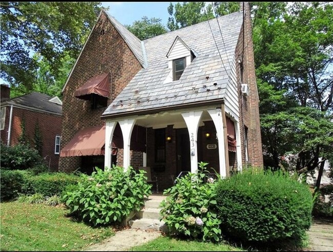 Beautiful 3 bedroom, 1.5 Bath in Mt. Lebanon!! - Beautiful 3 bedroom, 1.5 Bath in Mt. Lebanon!! House