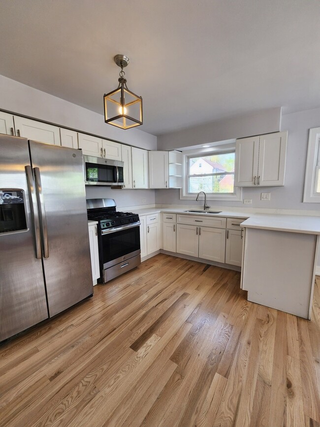 Foto del edificio - 2404 S Trumbull Ave