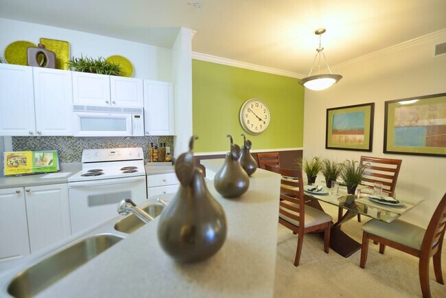 Foto del edificio - Prime 2-Bedroom Rentals: Modern Luxury in ...
