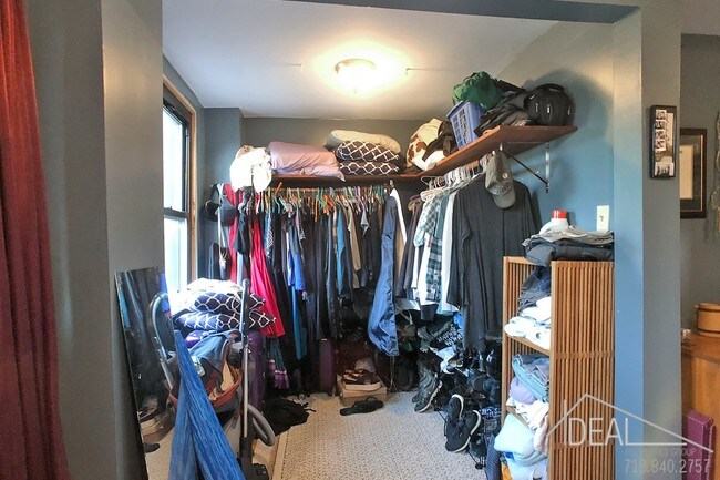 Building Photo - 572 Sackett Street #1R