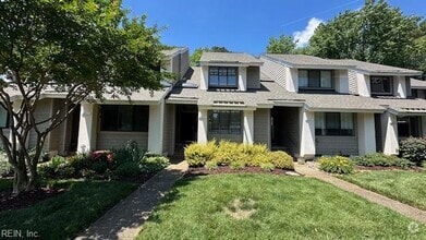Building Photo - 2217 Waterpoint Pl