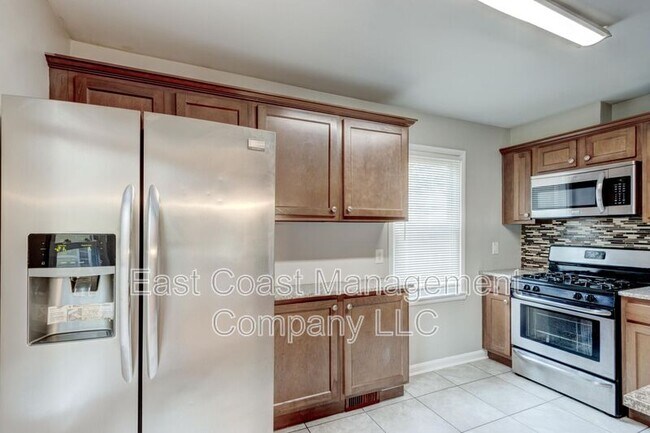 Building Photo - 8529 Ramort Dr