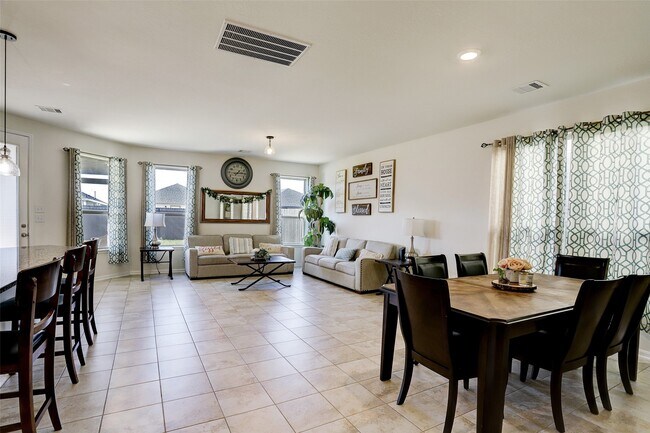 Building Photo - 5435 Castle Discordia St