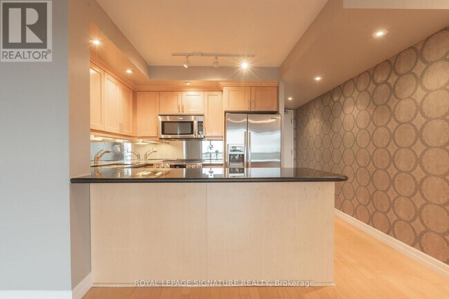 Photo du bâtiment - 900 Mt Pleasant Rd