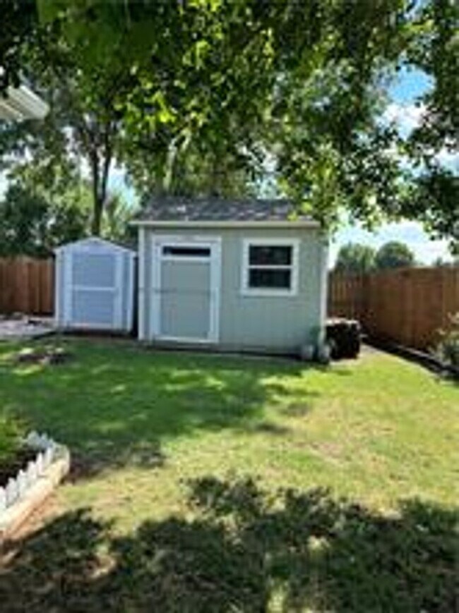 Building Photo - 169 Houston Dr