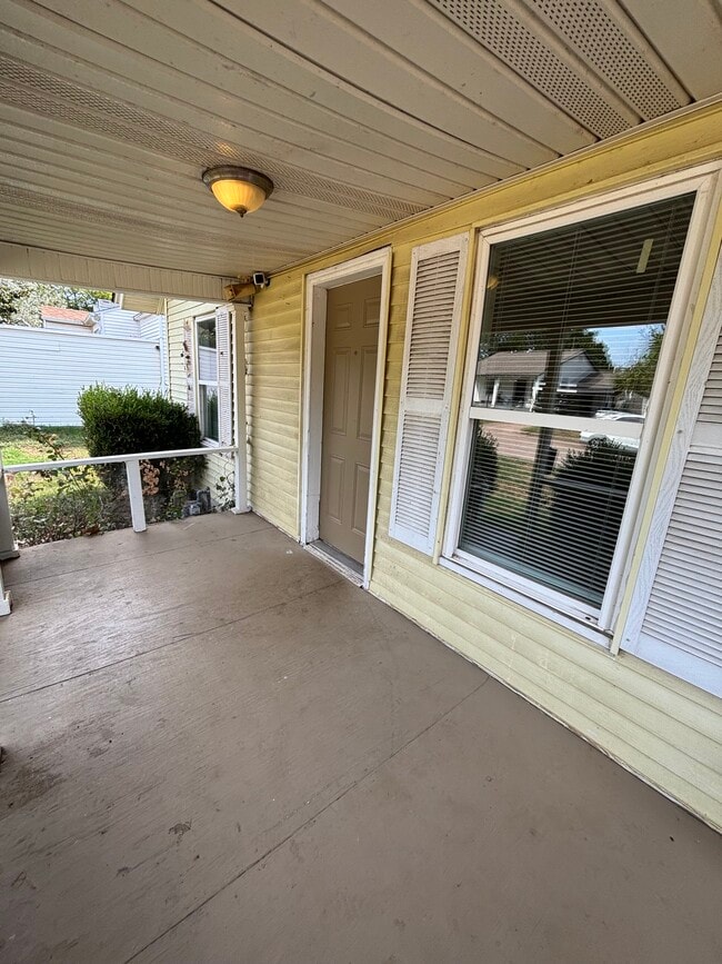 Building Photo - 3932 E Admiral Ct