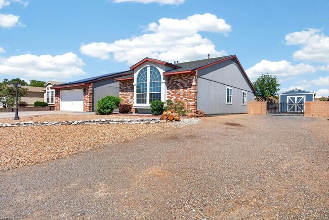 Building Photo - 2413 Agua Fria Dr NE