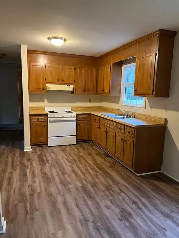 Building Photo - 1124 Spain Dr