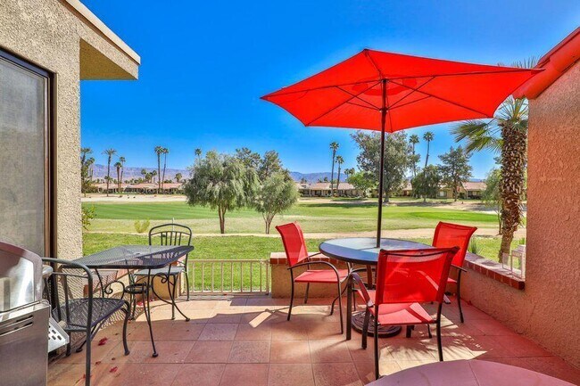 Foto del edificio - 40492 Bay Hill Way