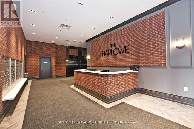 Building Photo - 608 Richmond St W