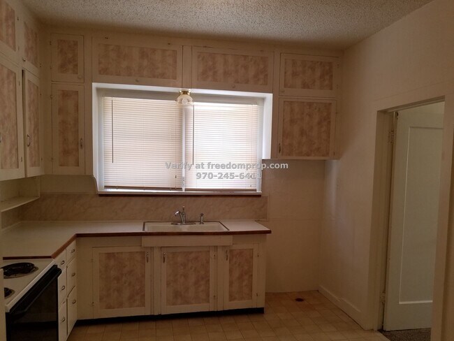 Foto del edificio - 611 Belford Ave