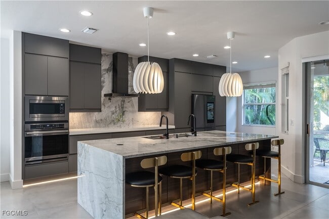 Foto del edificio - 9841 Colonial Walk S