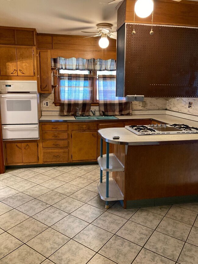Foto del edificio - Beautiful 3 Bedroom 2 Bathroom Rancher in ...
