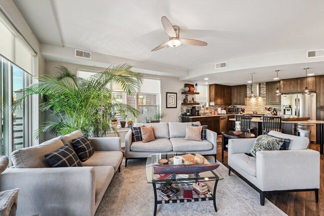 Building Photo - Luxury Living in City Park! Large 2Bd/2Ba