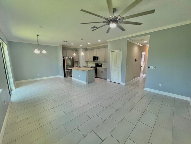 Foto del edificio - Beautiful 3 Bed, 2.5 Bath Townhome in Mode...