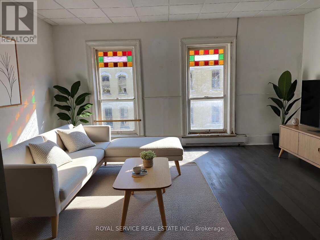 Photo principale - 36 King St W