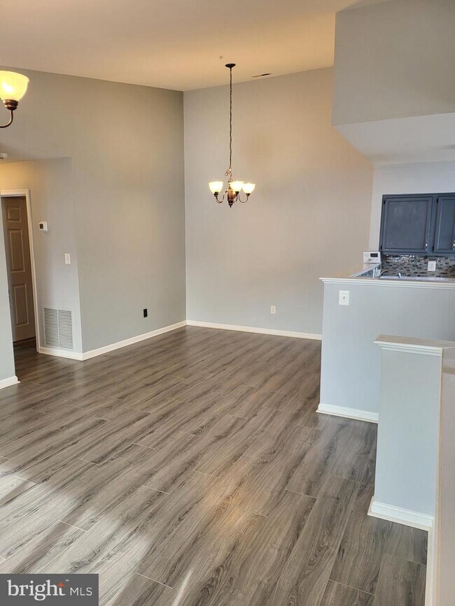 Foto del edificio - 9381 Scarlet Oak Dr