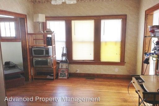Building Photo - 705 Bluemont Ave