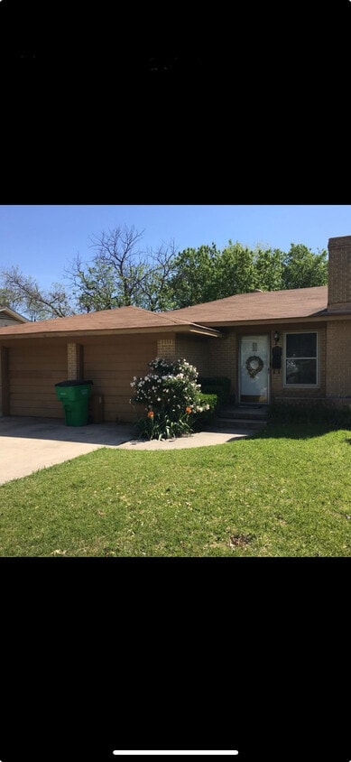 Foto principal - 1216 Magnolia St