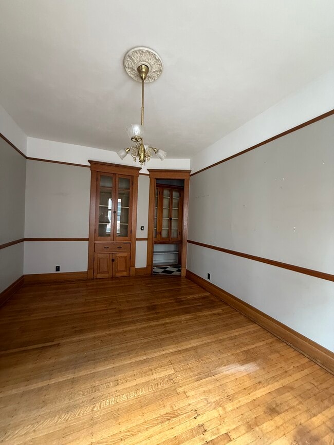 Building Photo - 317 e 13th st