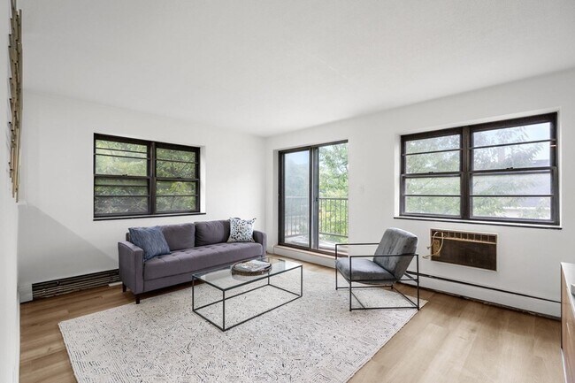 Foto del edificio - 4925 Washington St