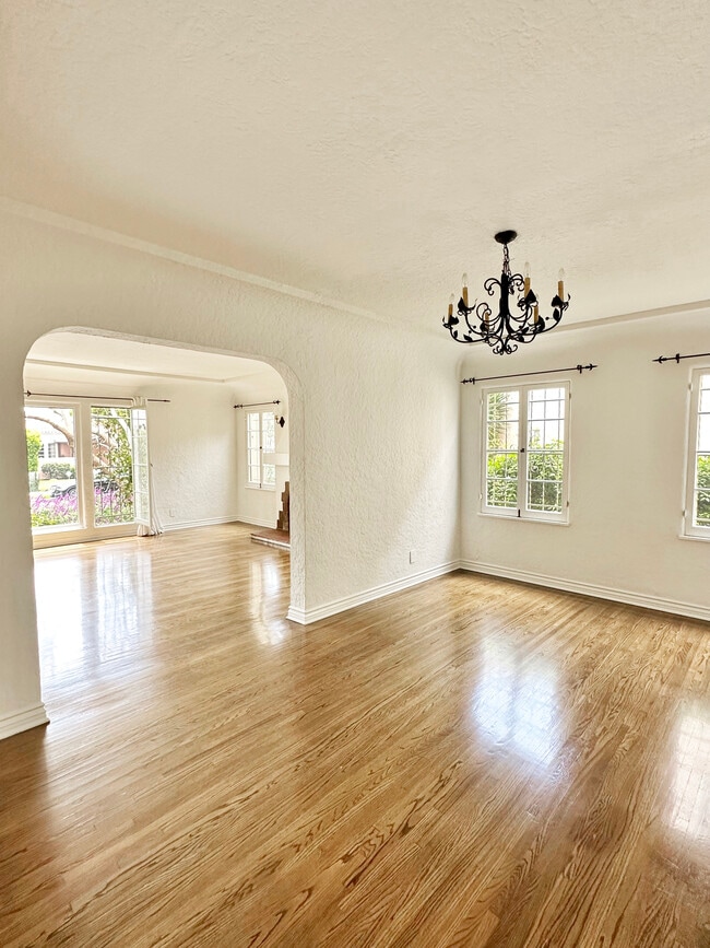 Foto del edificio - 8451 W 4th St