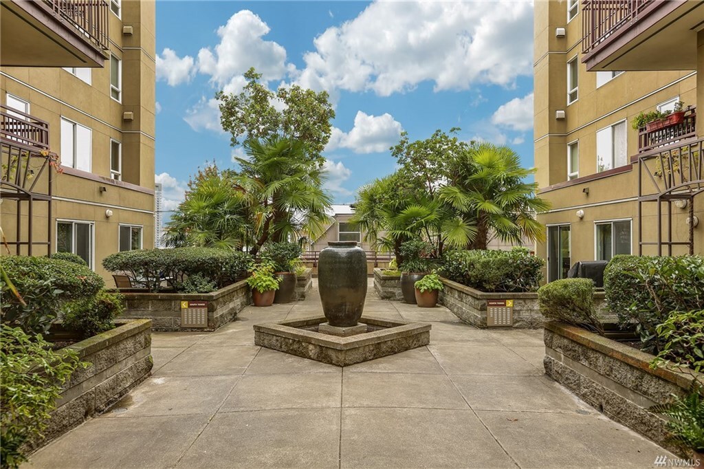 Foto principal - 1711 E Olive Way