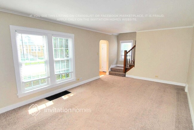 Building Photo - 3242 N Oconto Ave