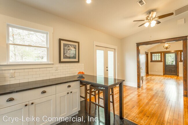 Building Photo - 3 br, 2.5 bath House - 1044 Dartmouth Street